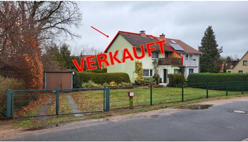 Sanierungsbedürftige Doppelhaushälfte auf einem 850 m² großen Grundstück in ruhiger Lage von Kaltenkirchen
