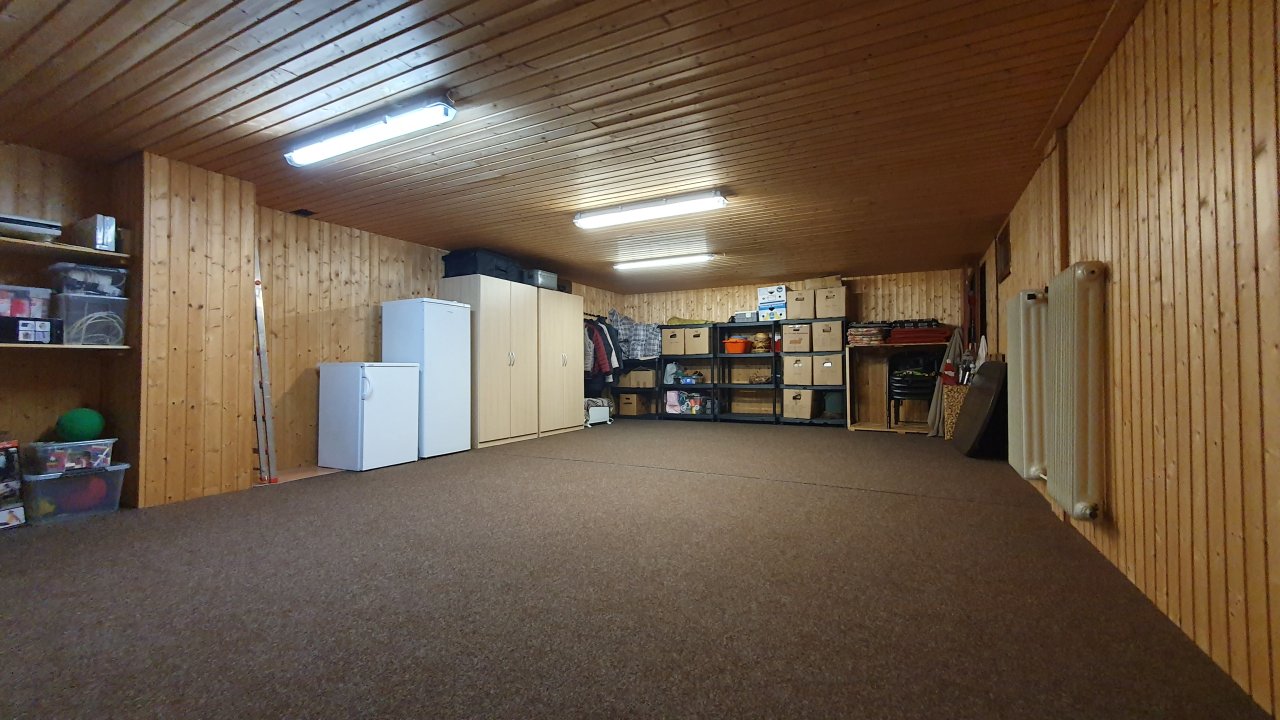 großer Hobbyraum großer Hobbyraum
