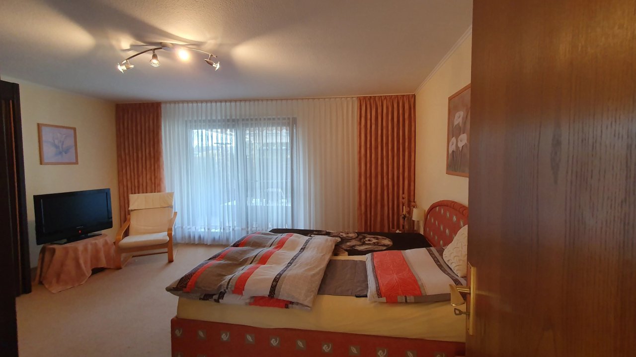 Schlafzimmer mit Zugang zur Terrasse Schlafzimmer mit Zugang zur Terrasse