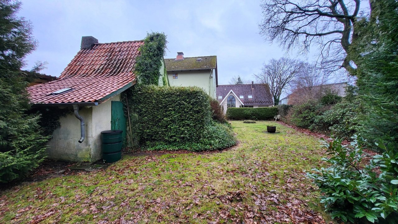 Haus und Schuppen von hinten Haus und Schuppen von hinten