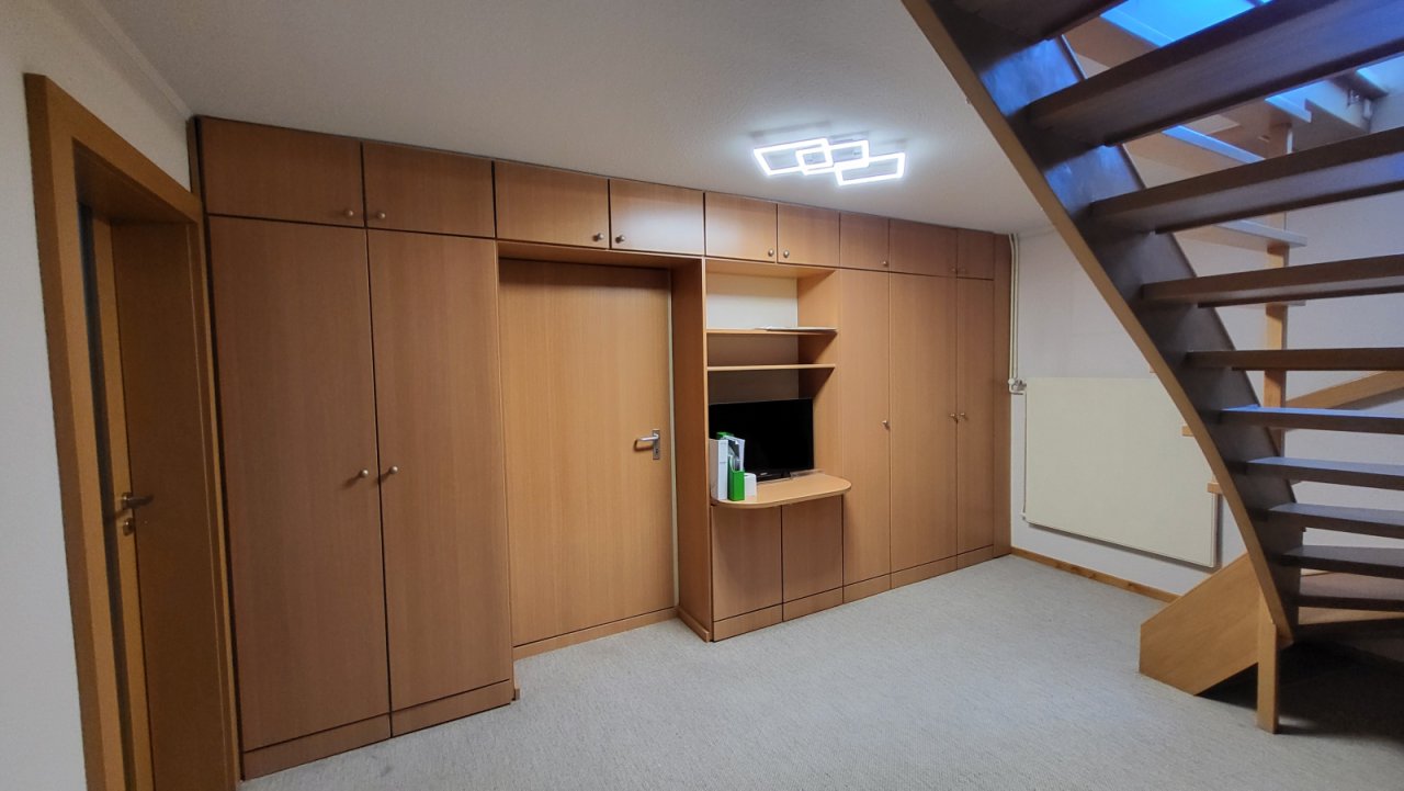 großer Einbauschrank im Keller großer Einbauschrank im Keller
