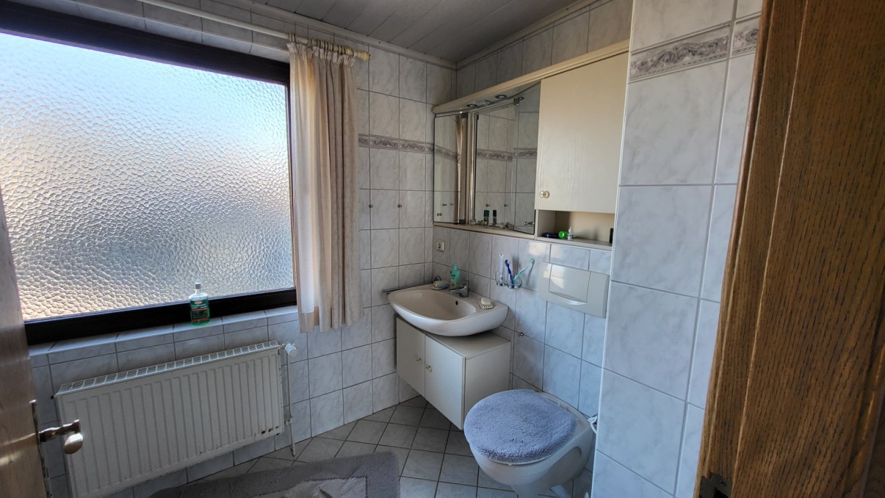 Gäste-WC mit Dusche 