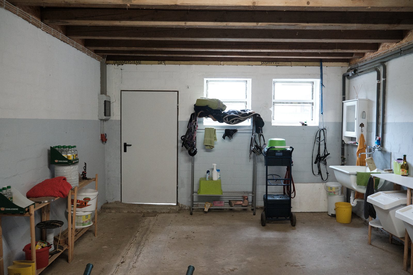 Futterraum usw. ca.43 m² mit Starkstromanschluss Futterraum usw. ca.43 m² mit Starkstromanschluss